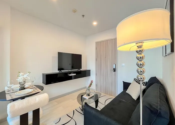 600m To Bts L View L Pool And Gym Apartment *