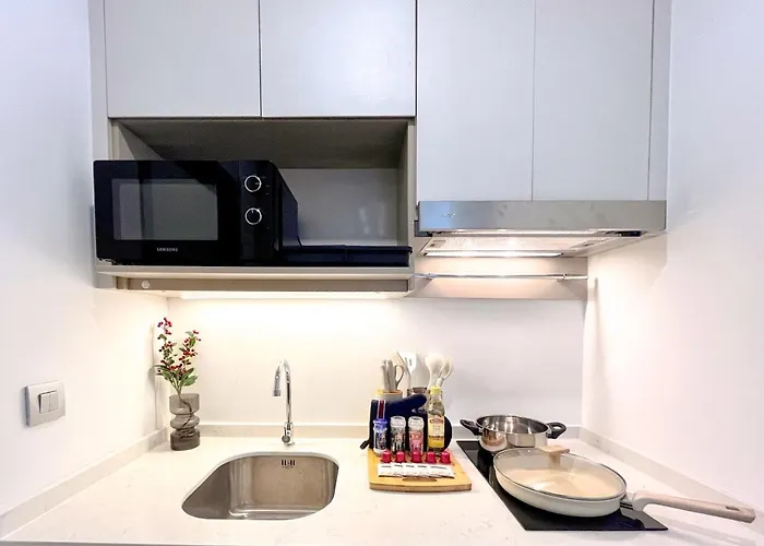 Apartment 600m To Bts L View L Pool And Gym *