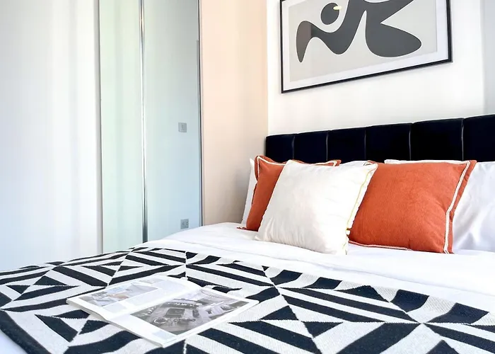 Apartment 600m To Bts L View L Pool And Gym *