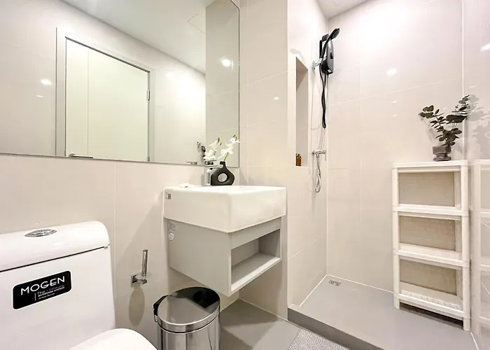 600m To Bts L View L Pool And Gym Apartment *