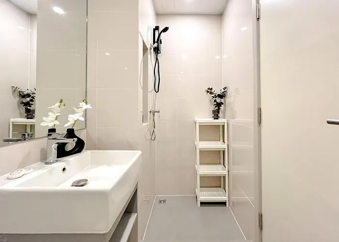 600m To Bts L View L Pool And Gym Apartment *