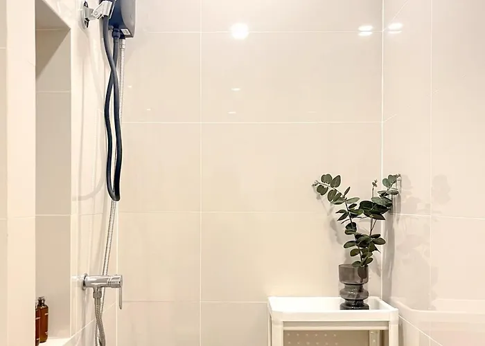 600m To Bts L View L Pool And Gym Apartment *